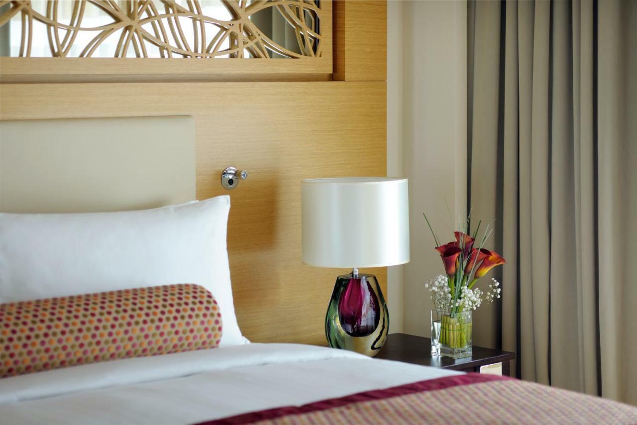 Marriott Executive Apartments Al Jaddaf, Dubaj Zewnętrze zdjęcie A bedroom at the hotel